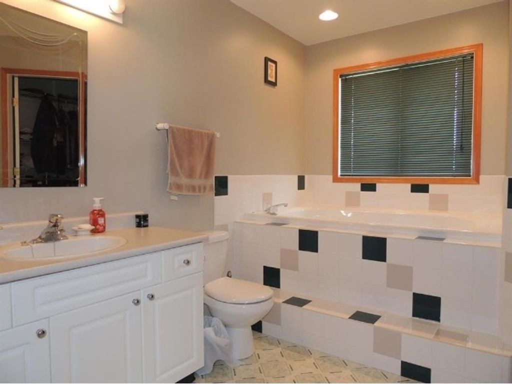 listing image 1103063174426527055