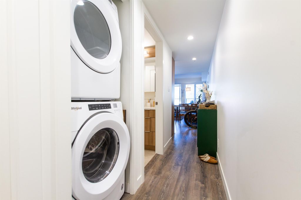 listing image 1107465979181873630