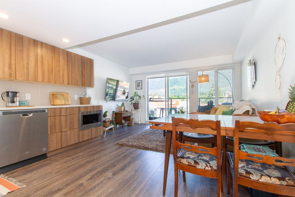 listing image 1106092521986931705