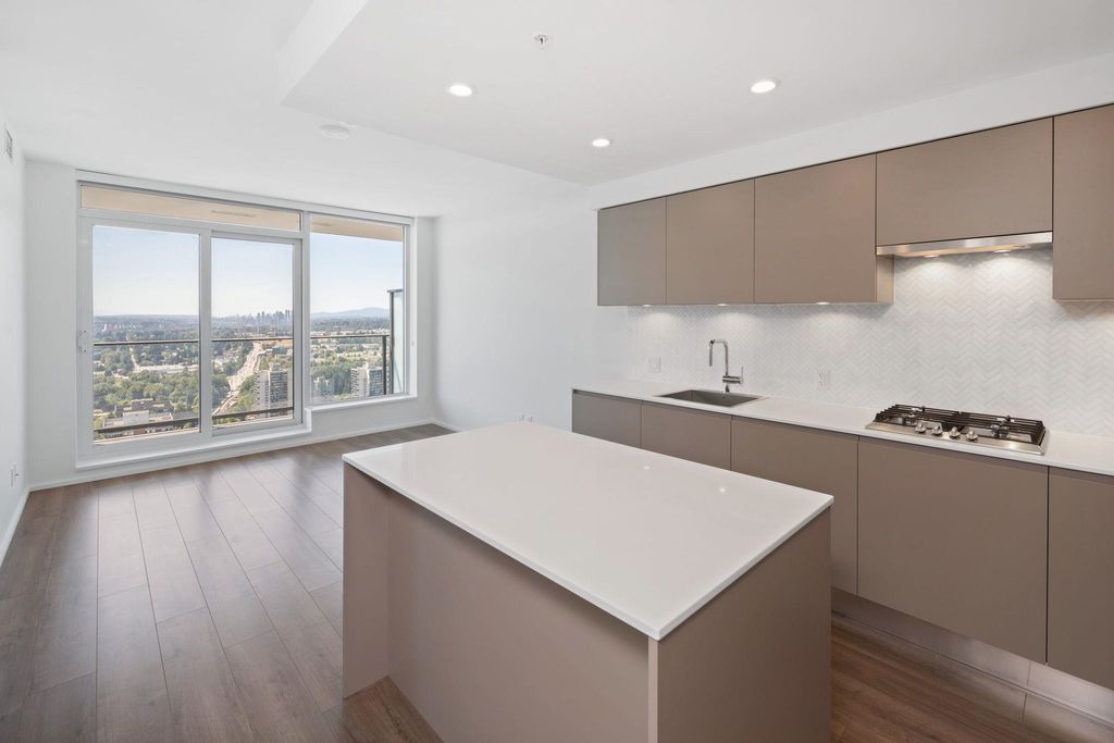 listing image 1102191800119715153