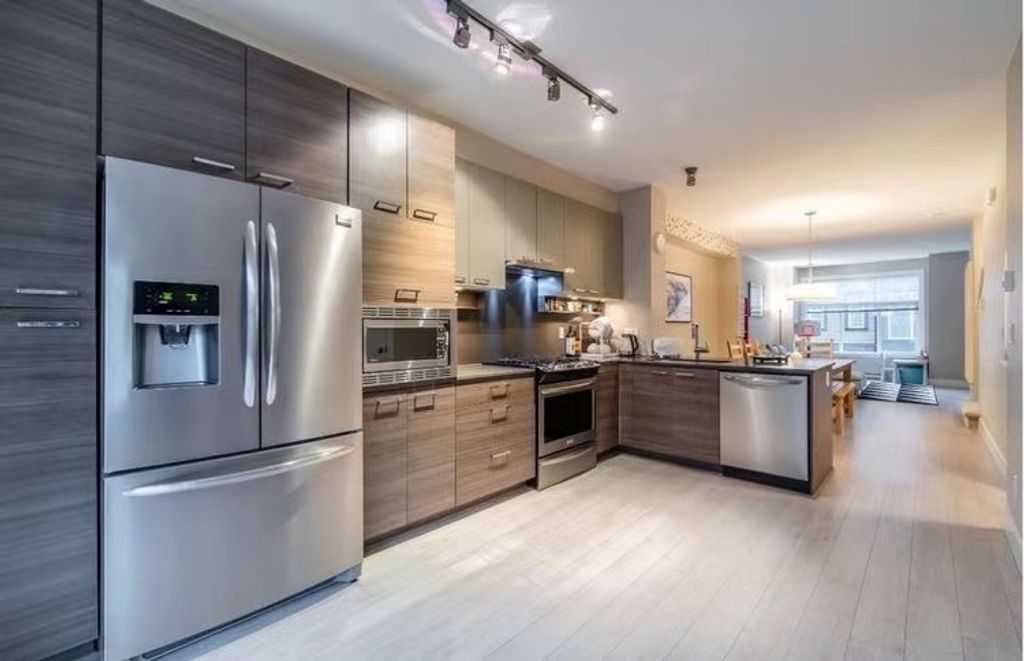 listing image 1100267518841911606