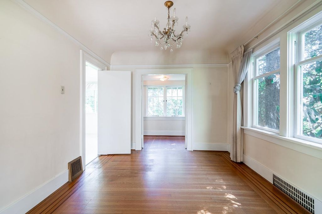 listing image 1101451649934339386