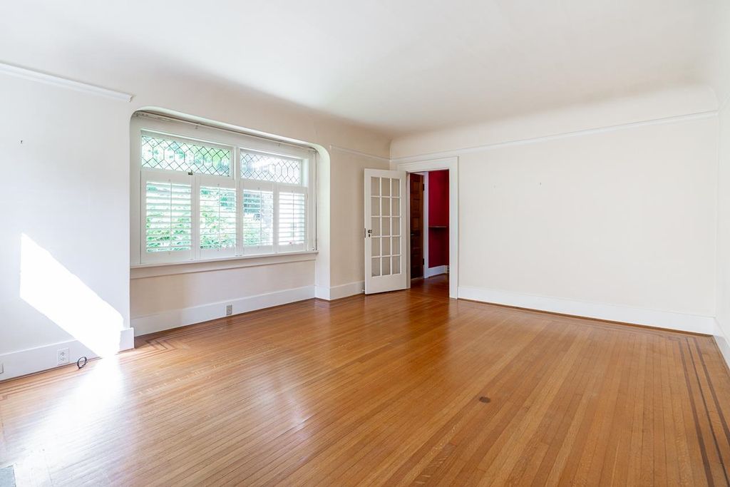 listing image 1102179361781799852