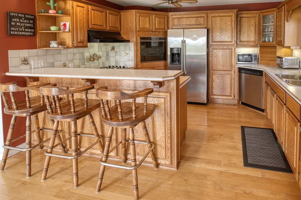 listing image 1100807099021116447