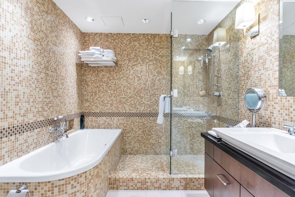 listing image 1102307778822278221