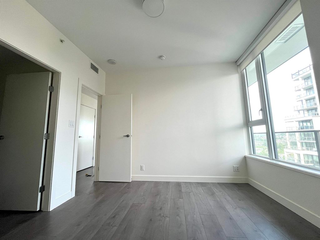 listing image 1100232652347058161