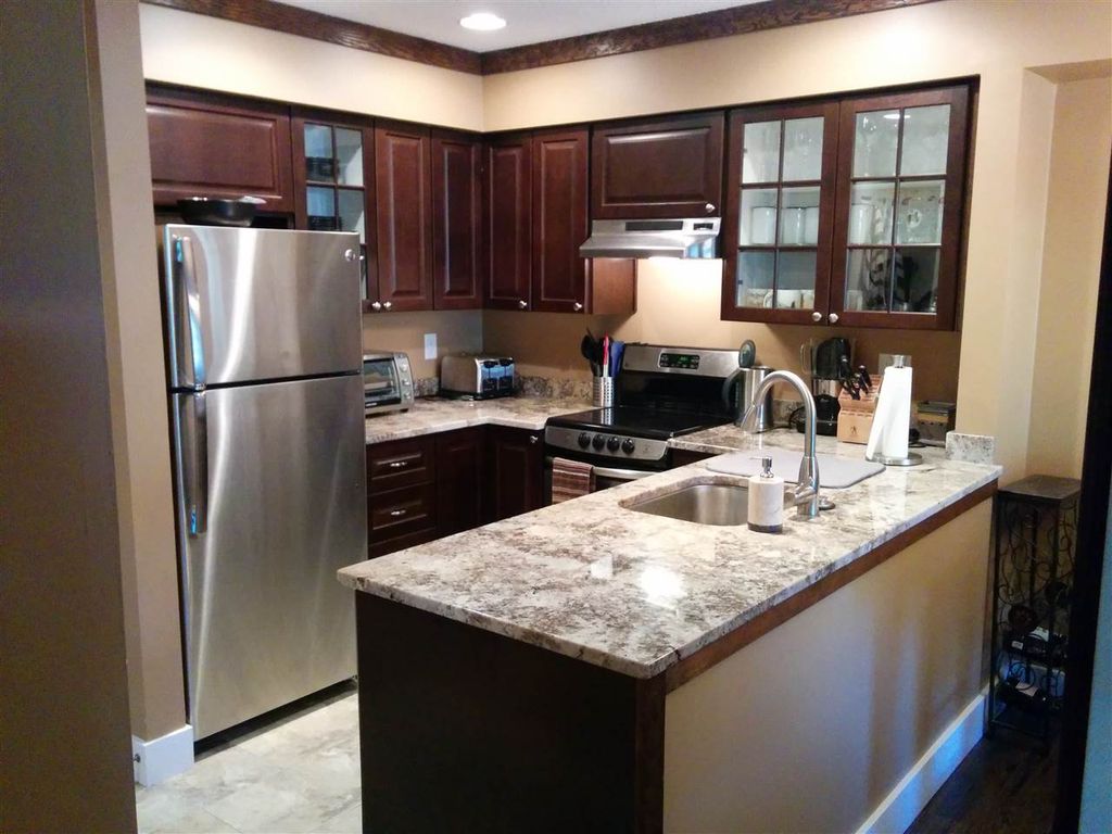listing image 1109876609661389816