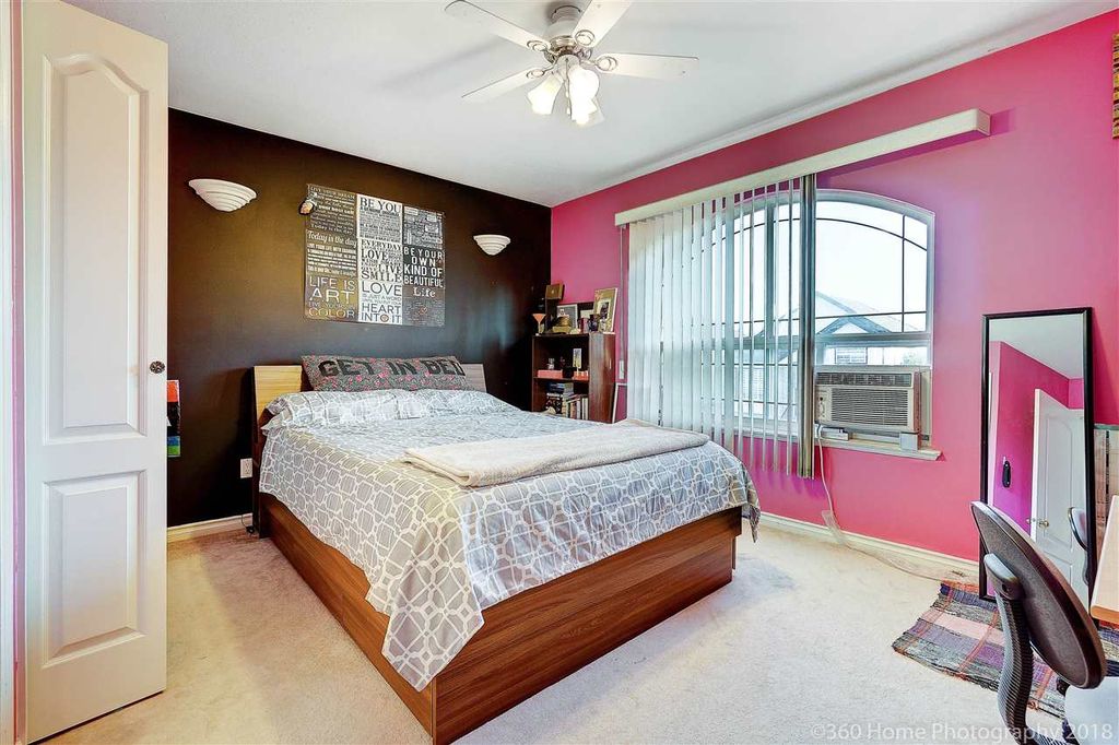 listing image 1106676934595221891