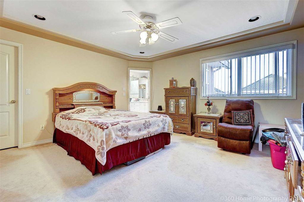 listing image 1102974581358694366