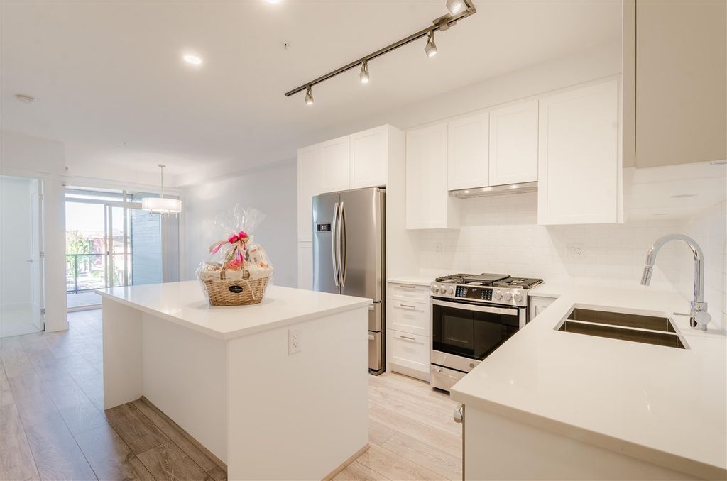 listing image 1101661868606328031