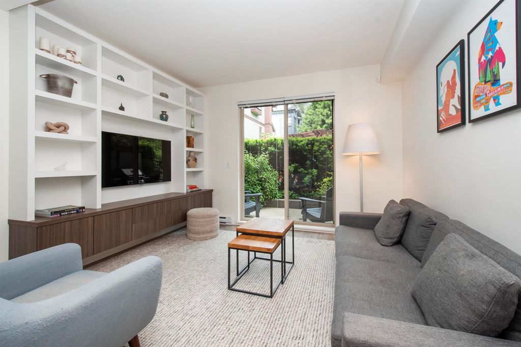 listing image 1104713392373982126