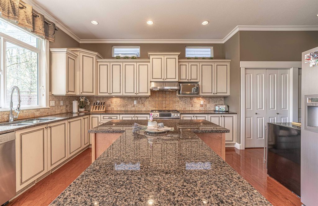 listing image 1103628314012439574