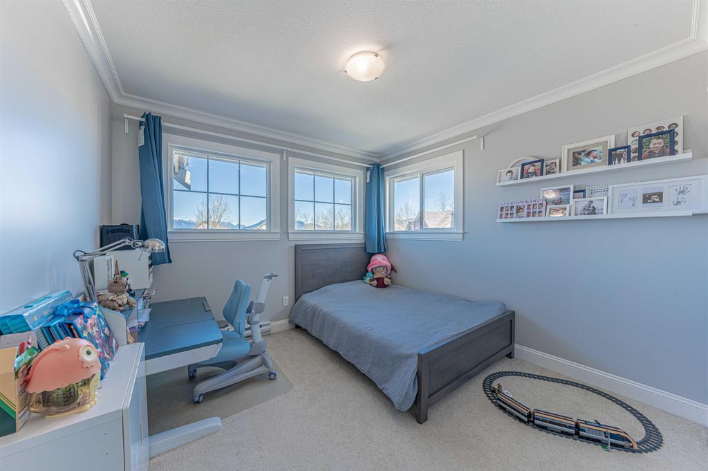 listing image 1106407019067521890