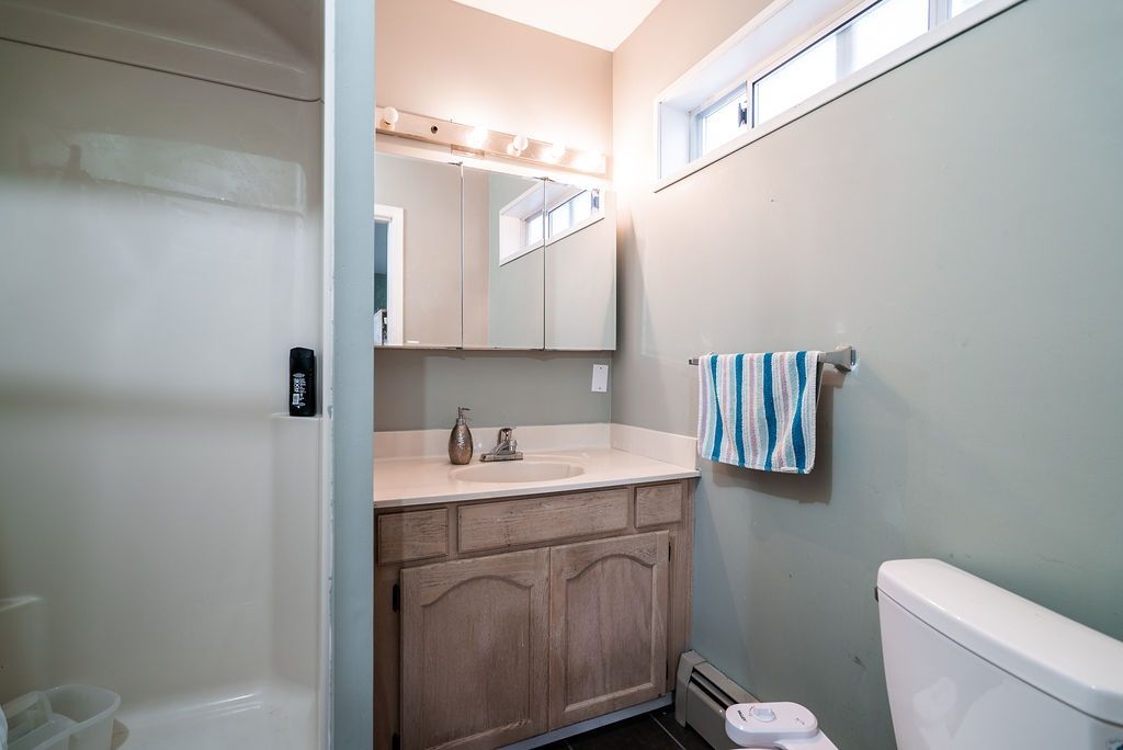 listing image 1103731186872442370