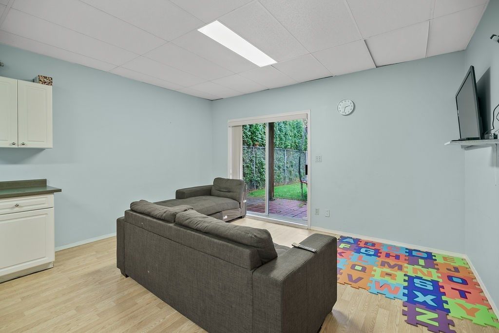 listing image 1105368635085052946