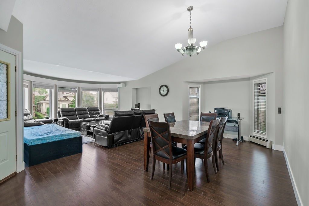 listing image 1108151082130657006