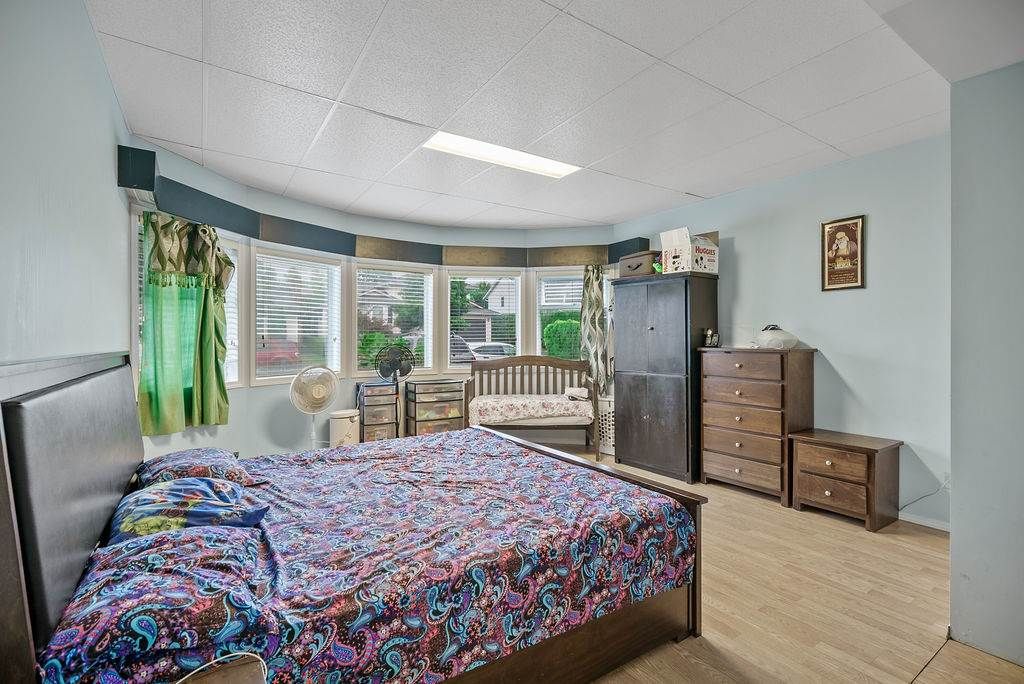 listing image 1102897532026818716