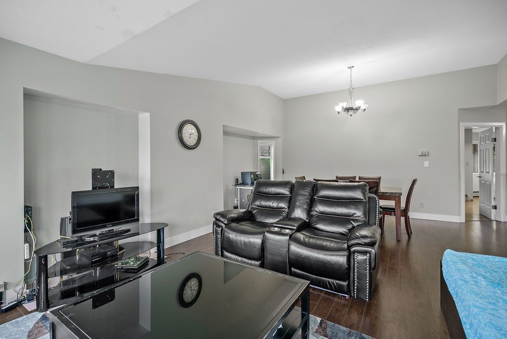 listing image 1101899564589359276