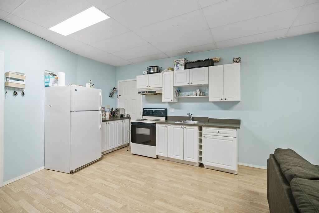 listing image 1104296738006874852