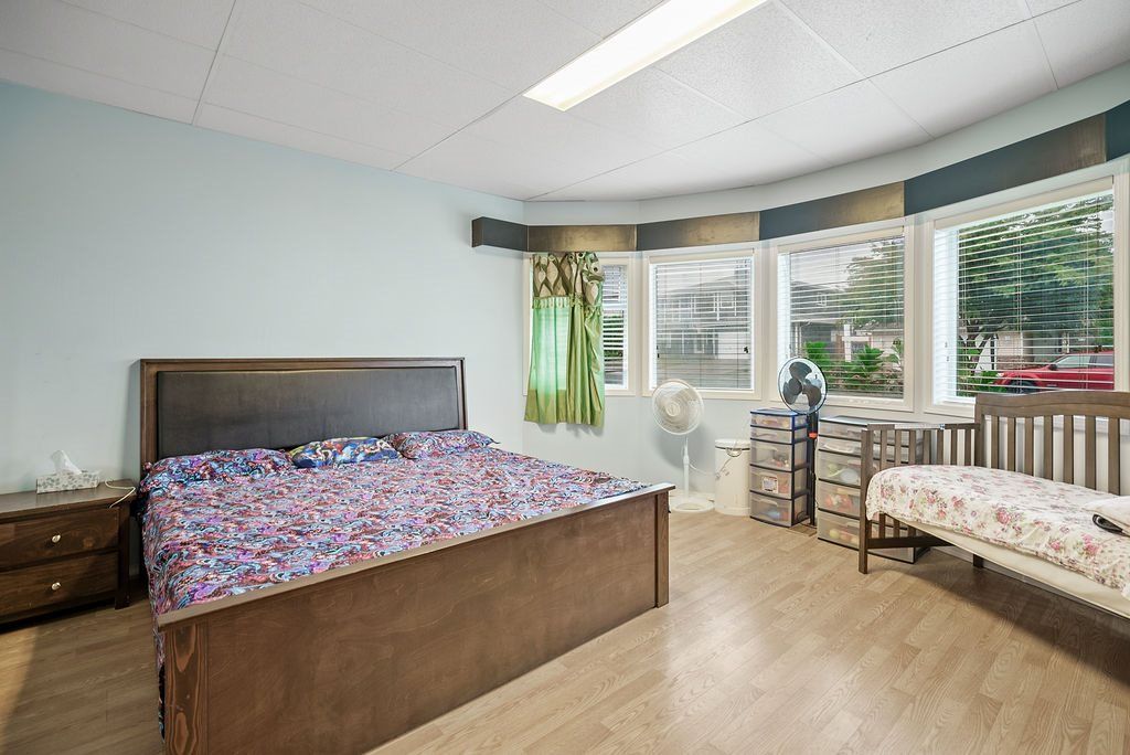 listing image 1106599837947054297