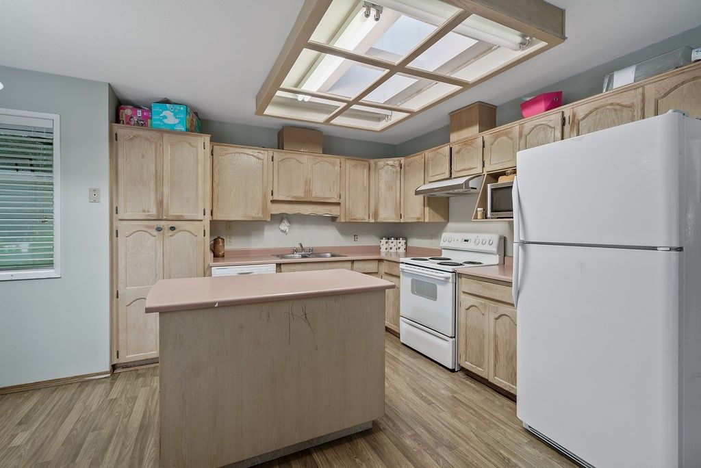 listing image 1104647835519357985