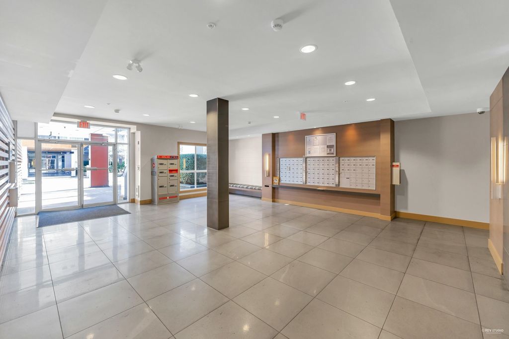 listing image 1104757587481279755