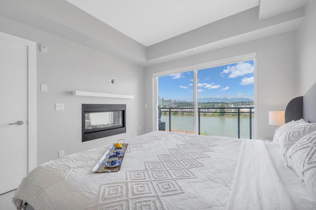 listing image 1104007187813744646