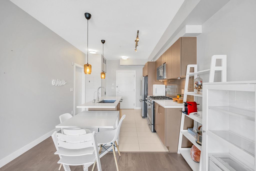 listing image 1103805723724529570