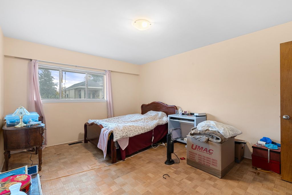 listing image 1102192940161494012