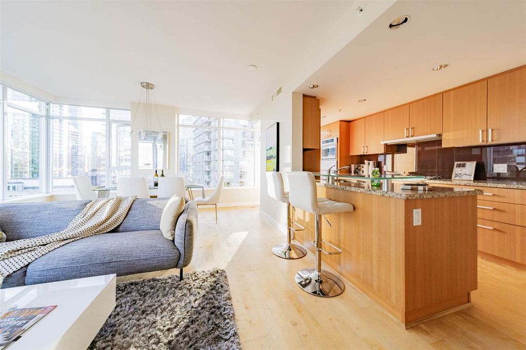 listing image 1104264763323838799