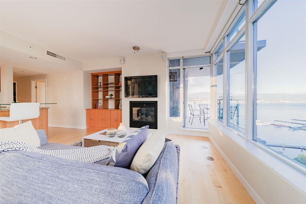 listing image 1102820565624568712