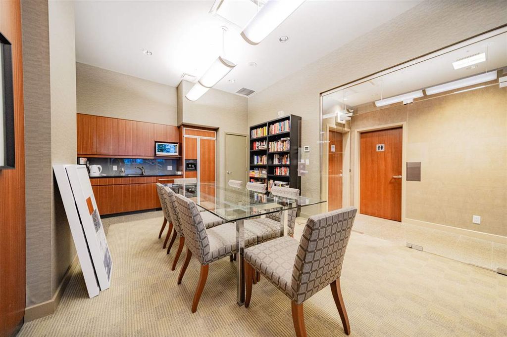 listing image 1109030302030469514