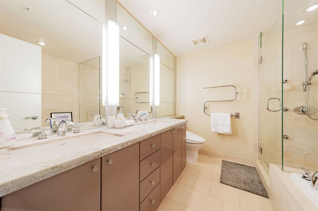 listing image 1104797804832717303