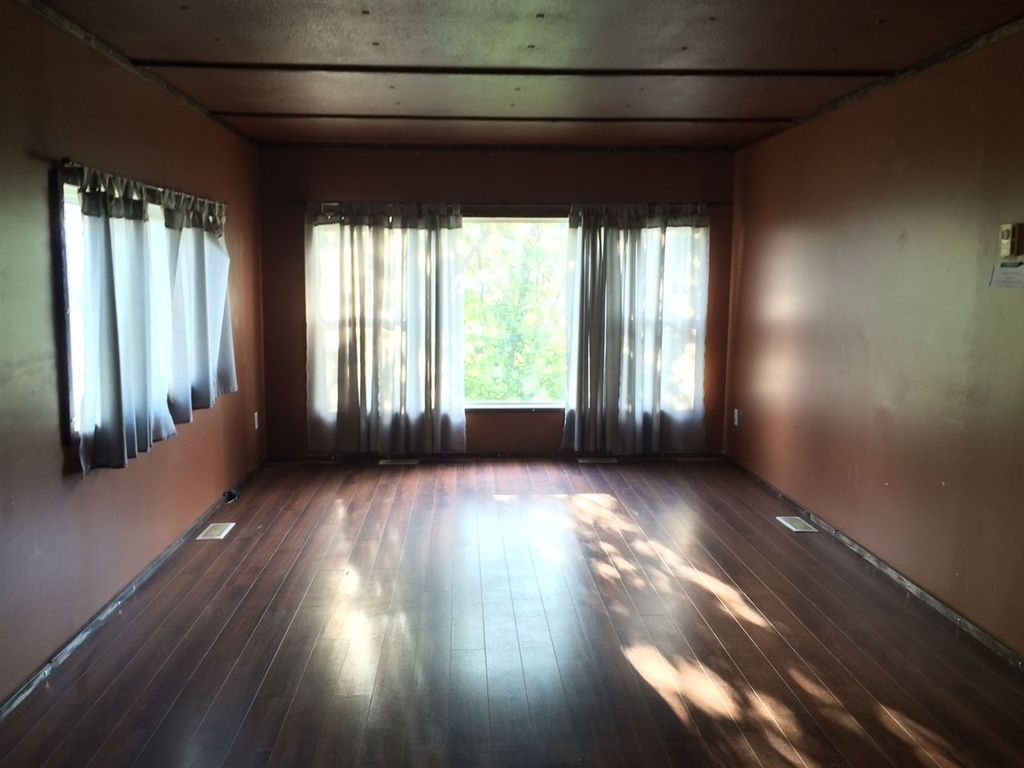 listing image 1104405495089166926