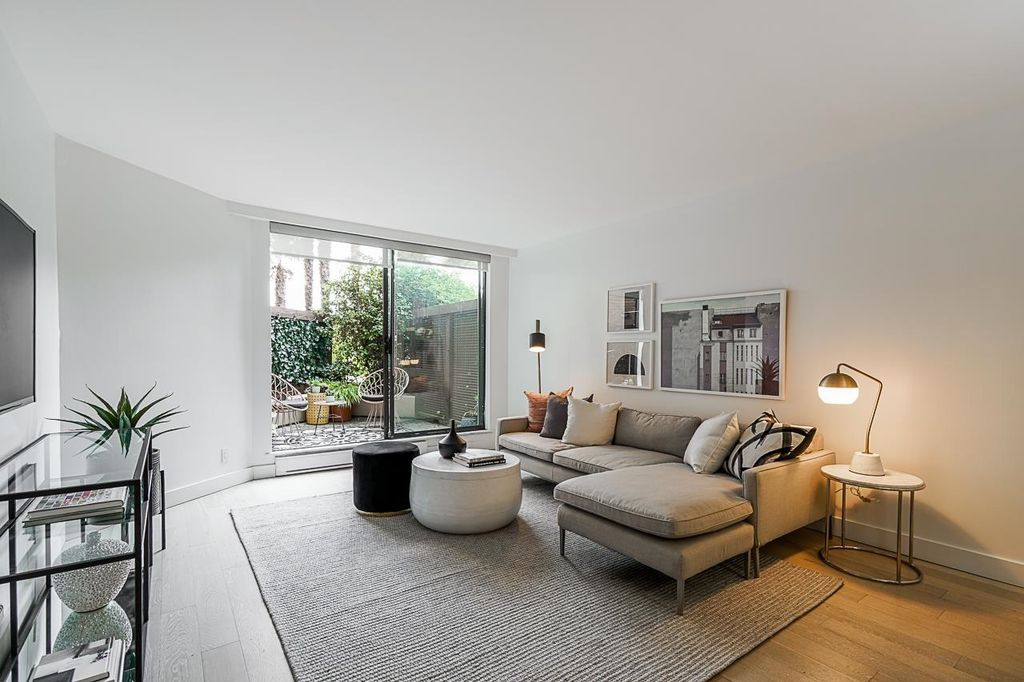 listing image 1108972835773127650