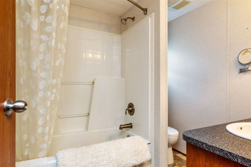 listing image 1109083677335818281