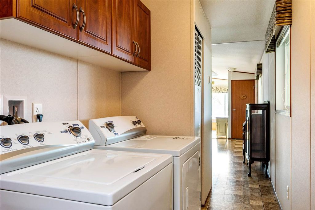 listing image 1100389730547082788