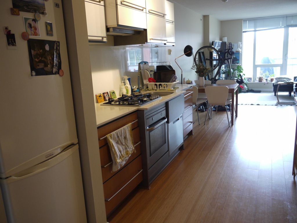 listing image 1105997426921081088