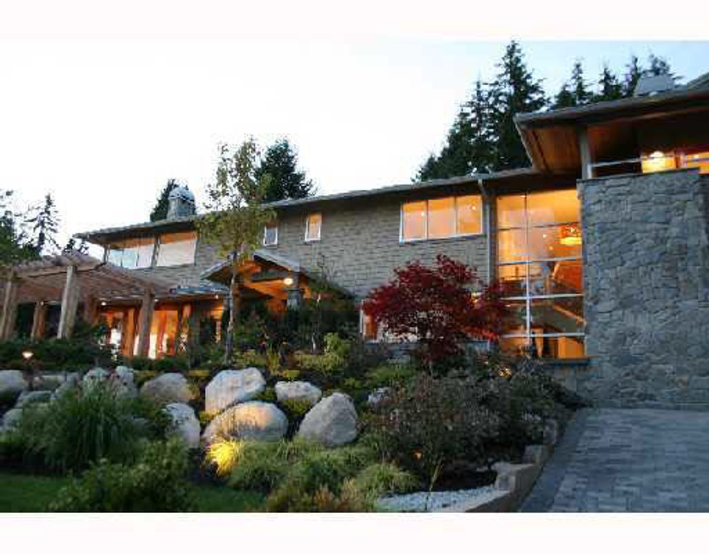 listing image 1109744360654780736