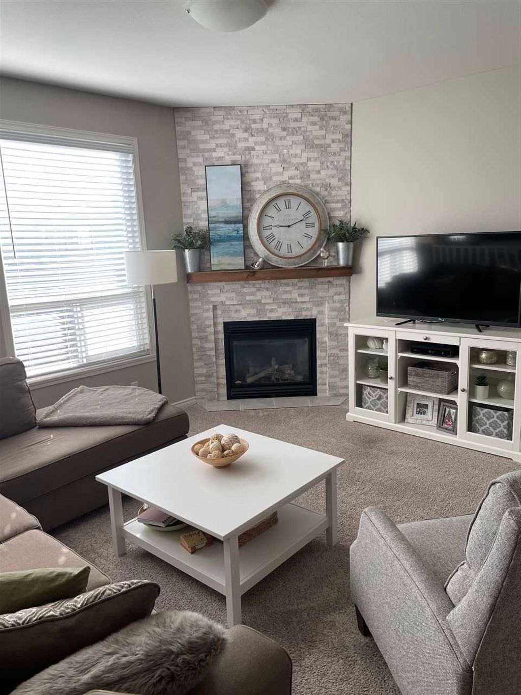 listing image 1103774527344418615