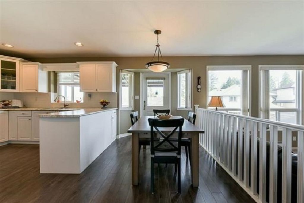 listing image 1106401675503573565