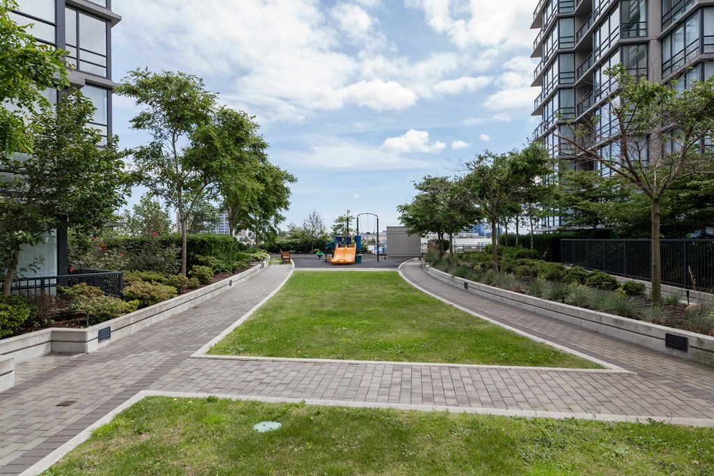 listing image 1108639174101204717