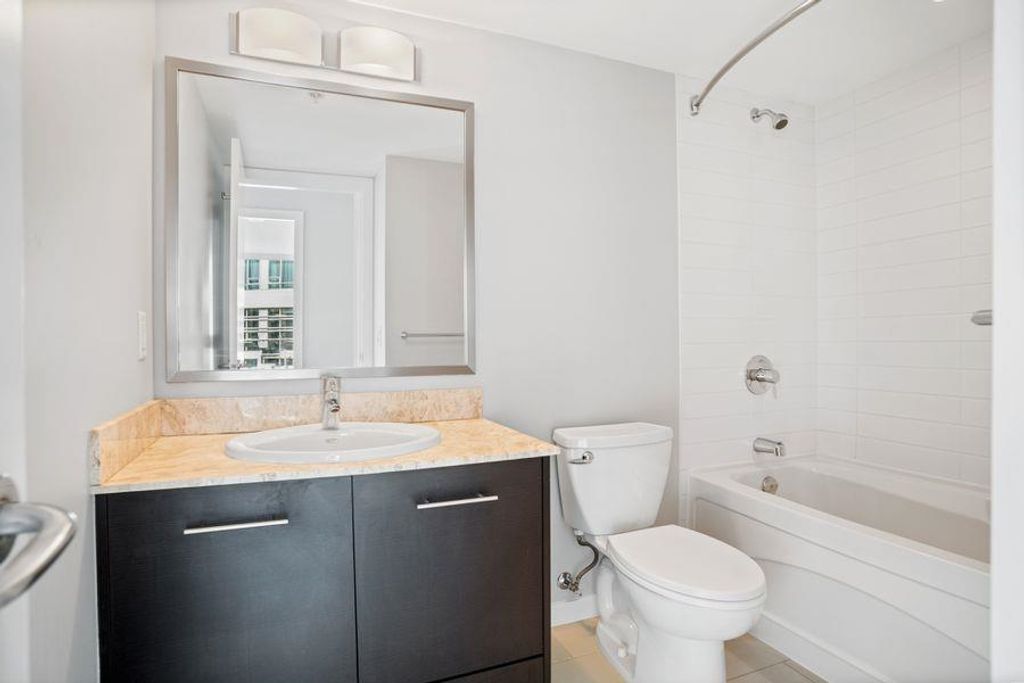 listing image 1100234273117142609