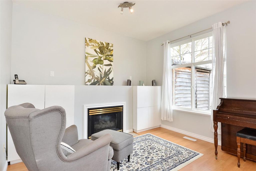 listing image 1102995643503165727