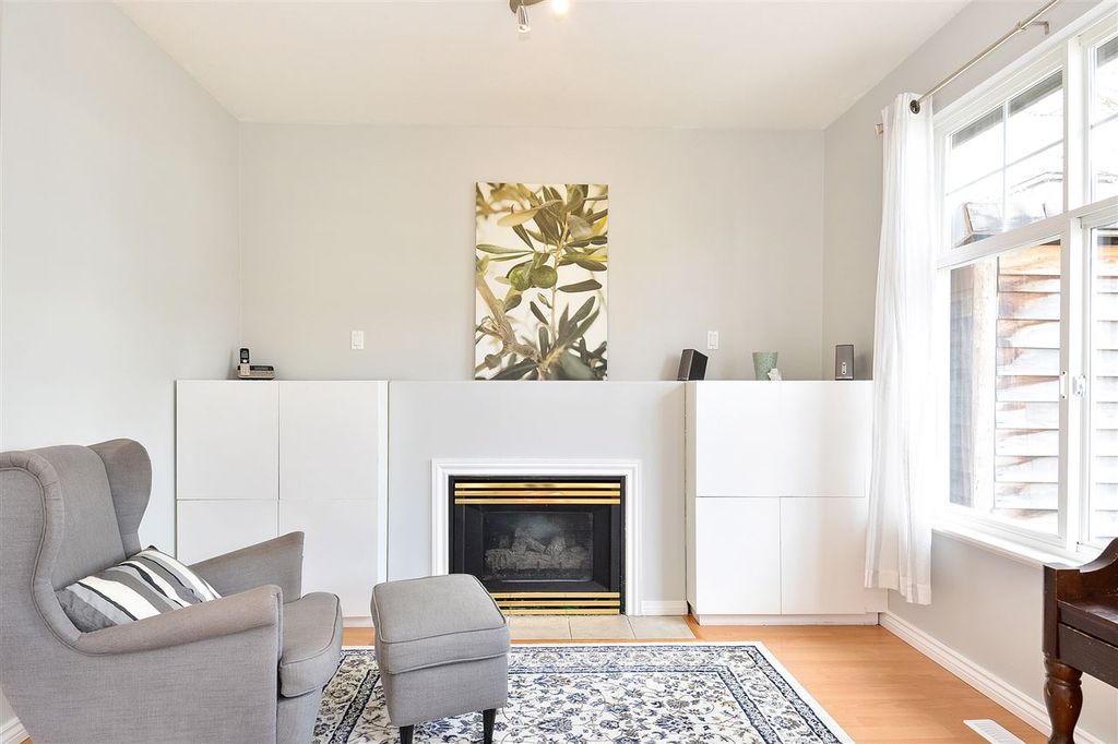 listing image 1101035226704196260