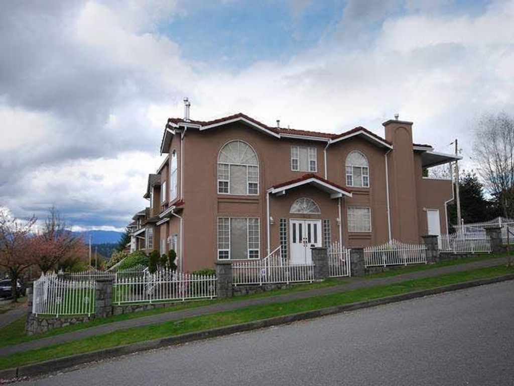 listing image 1109852550405400385
