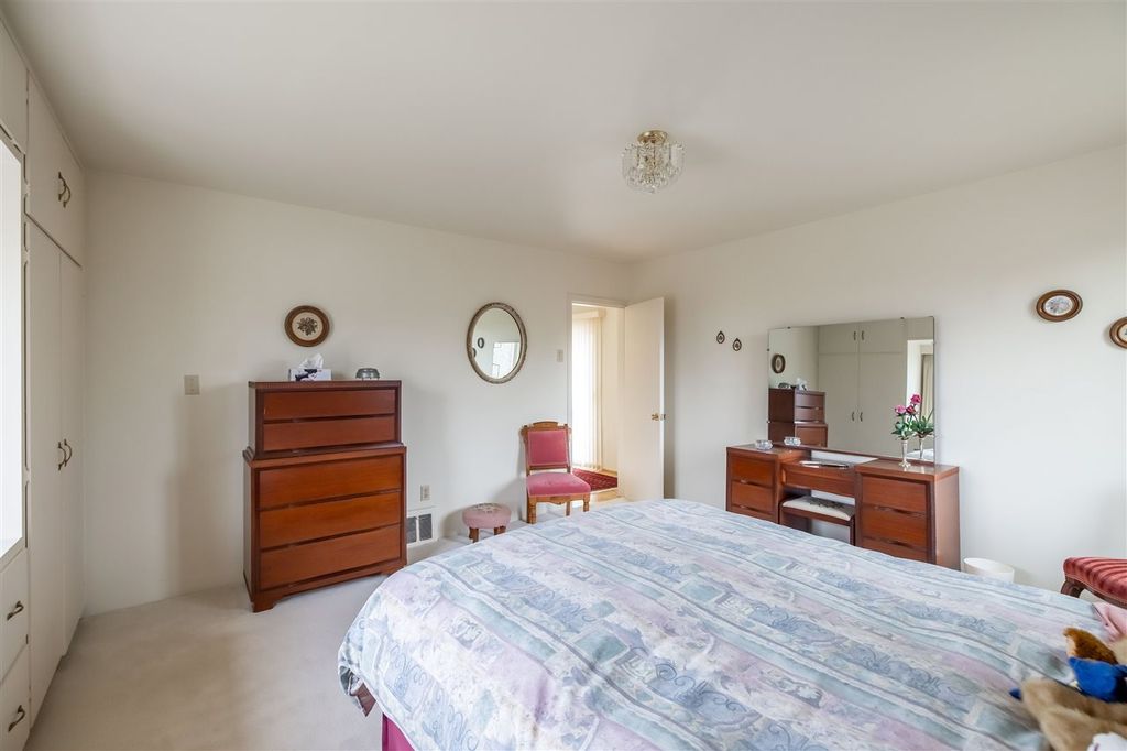 listing image 1107243701492106853