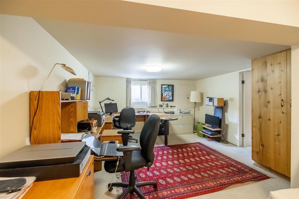 listing image 1104335852198680132