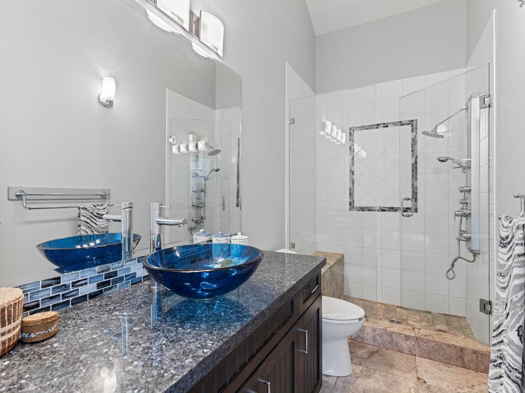 listing image 1109740119181216523