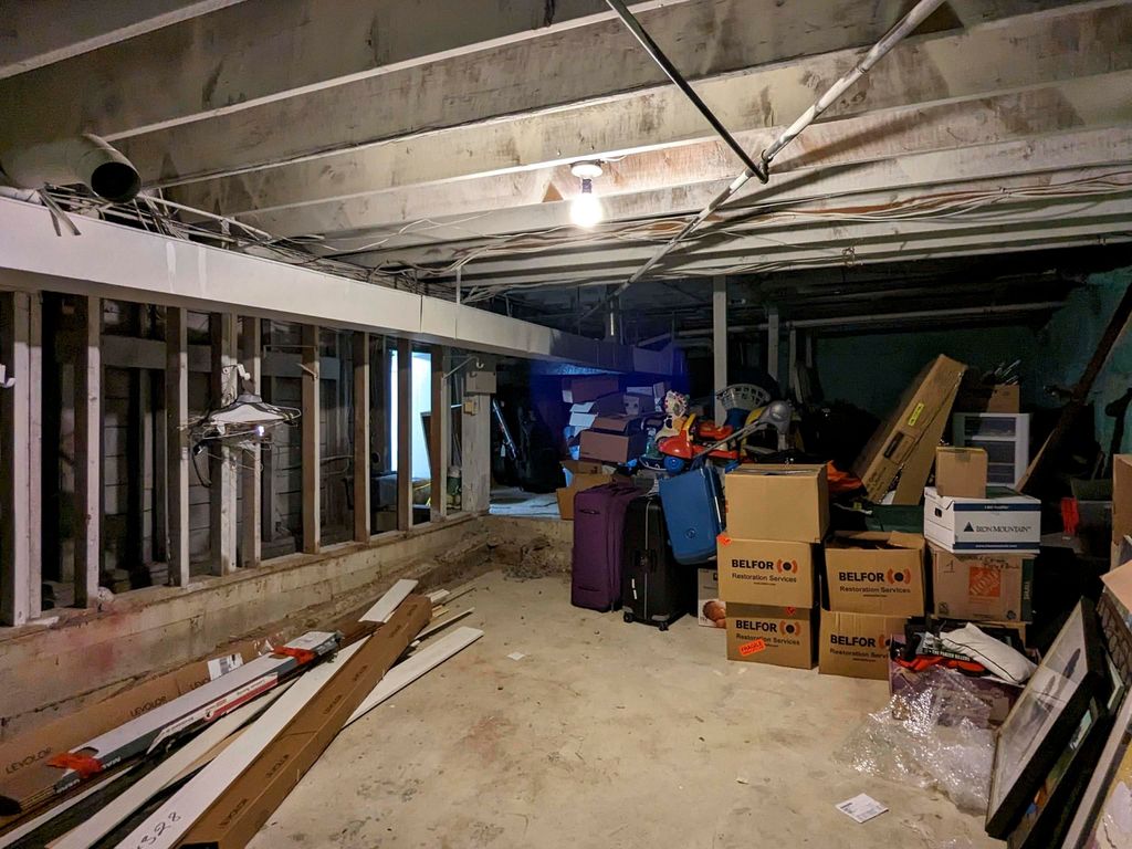 listing image 1108503130492475264